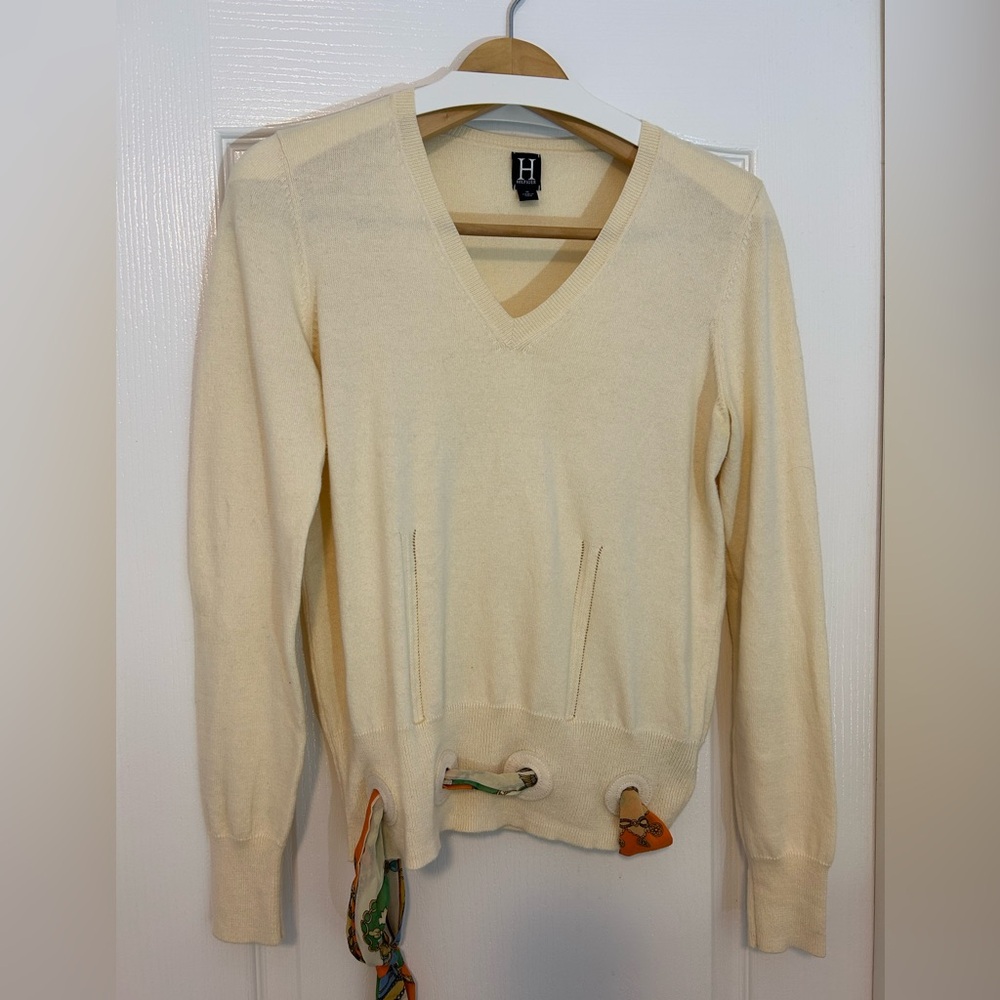 Tommy Hilfiger Cream V-Neck Sweater with scarf for waist belt. Size M